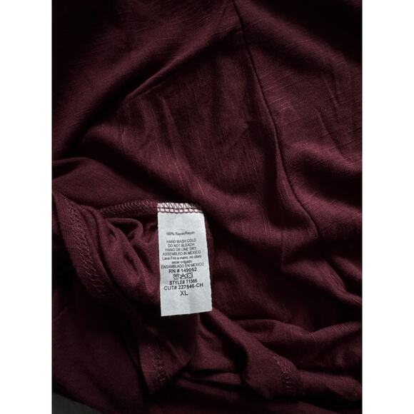 Simple Perfection Twist Back Top - burgundy Size XL - Picture 5 of 5
